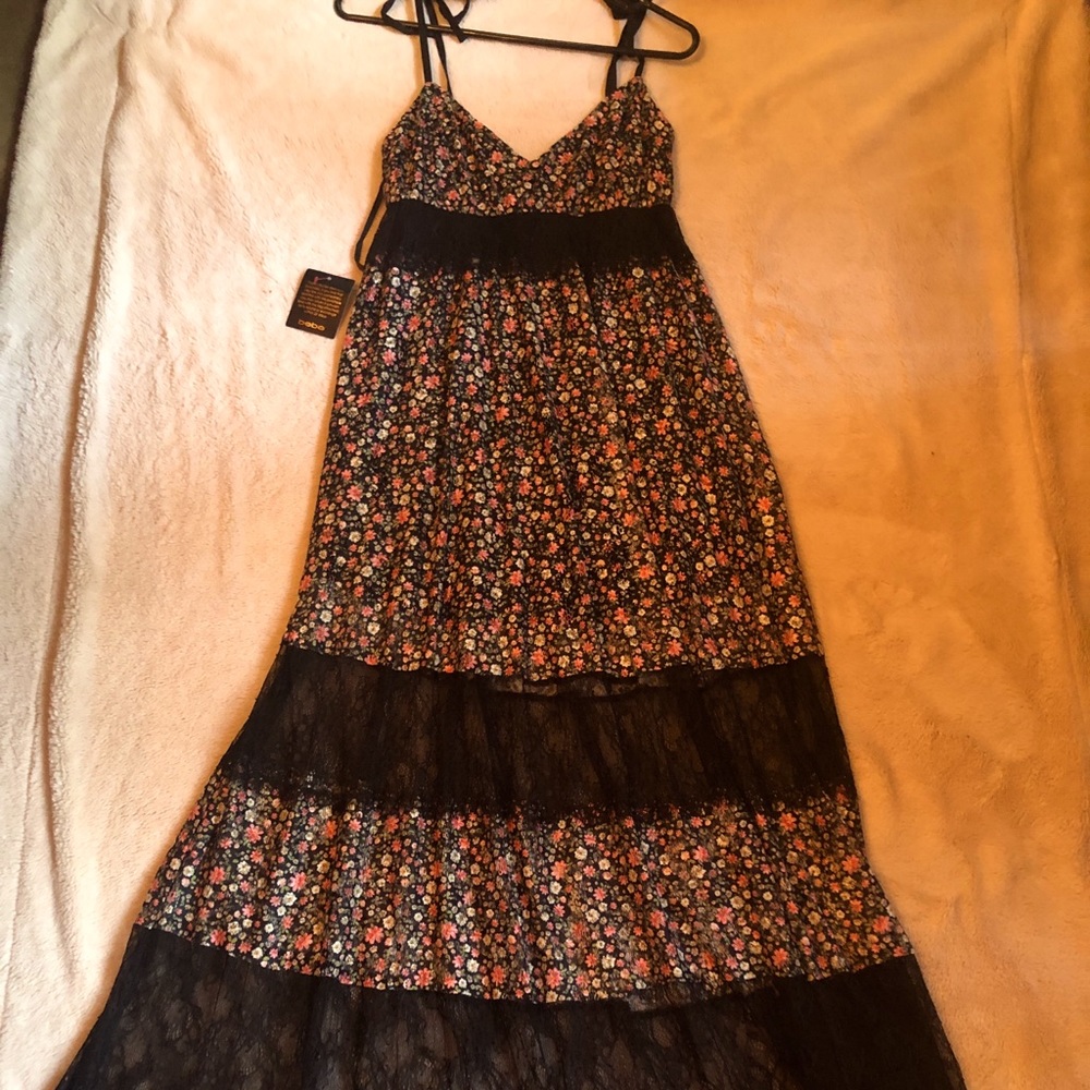 Beautiful Brand new Bebe floral maxi dress